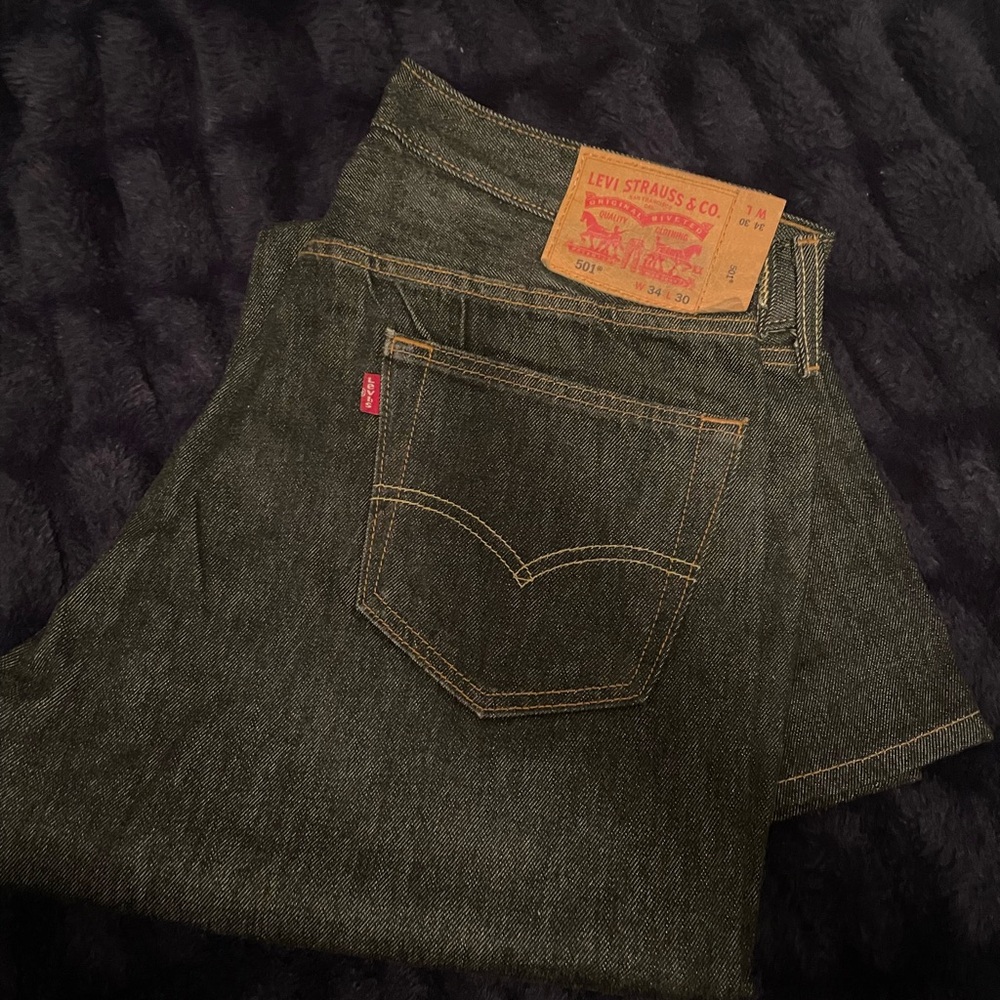 Levi's Black Jeans Classic Style with Signature Stitching